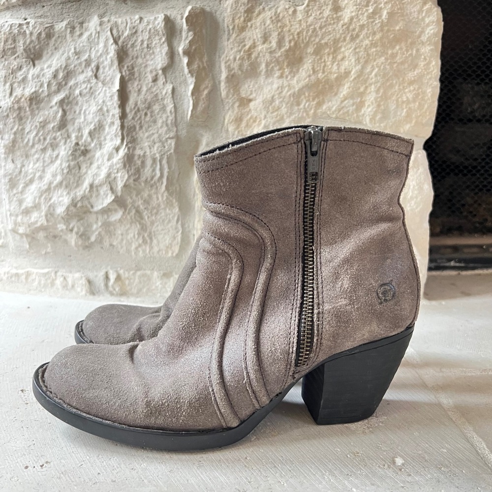 Born‎ Anny Grey Suede Distressed Ankle Boots Booties Size 8.5